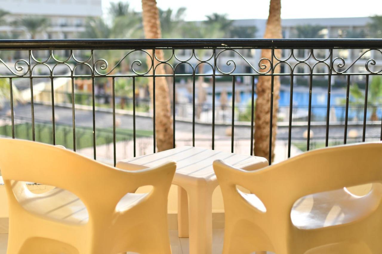 Xperience Kiroseiz Aquapark Premier-Naama Bay Hotel Sharm El Sheikk Exterior foto A balcony