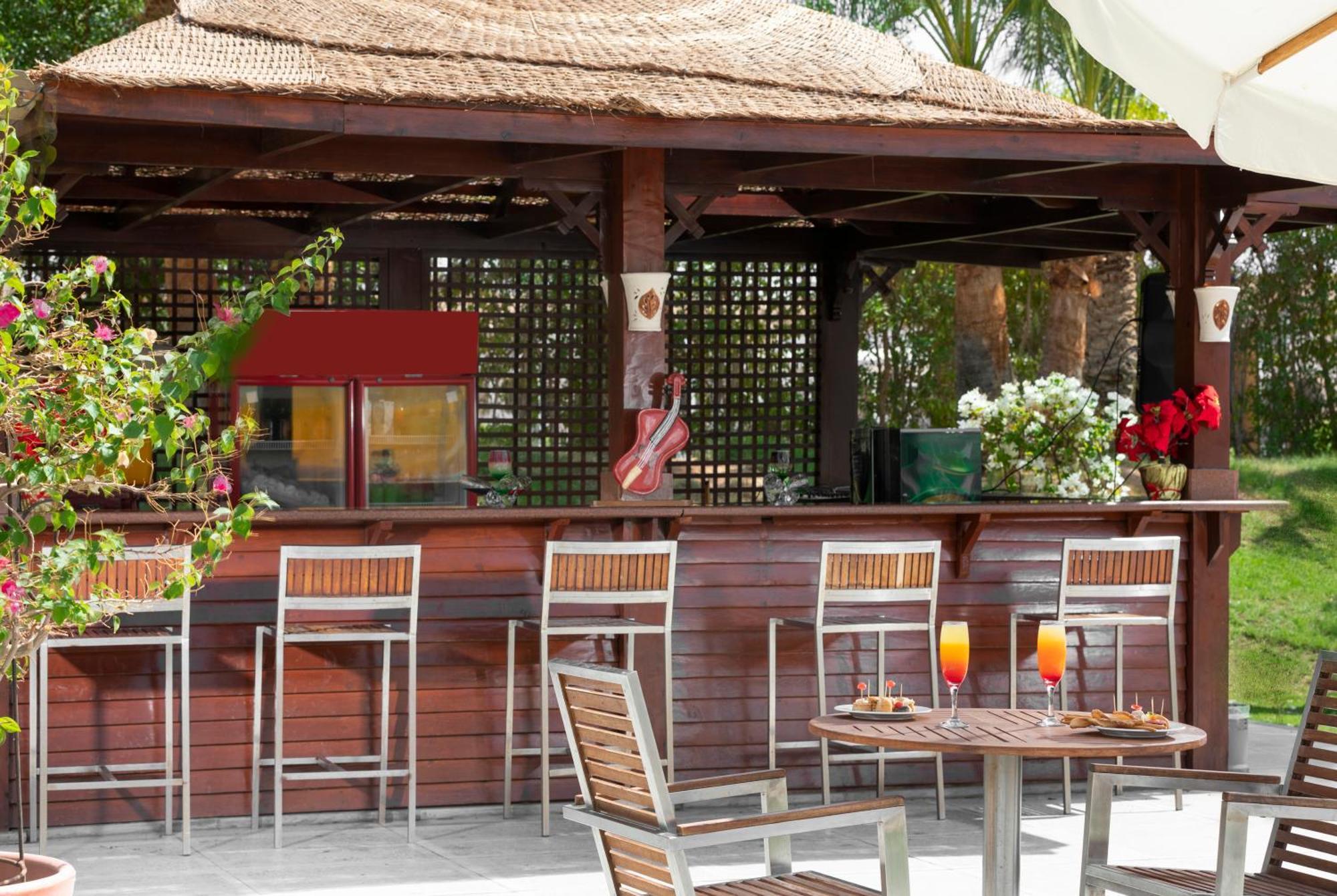 Xperience Kiroseiz Aquapark Premier-Naama Bay Hotel Sharm El Sheikk Exterior foto The Pool Bar